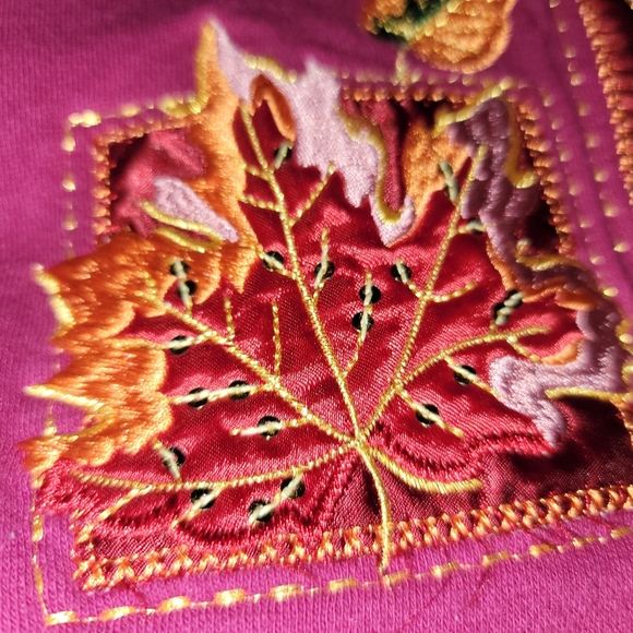 Basic Editions Embellished Oversize Sweatshirt - Picture 3 of 5